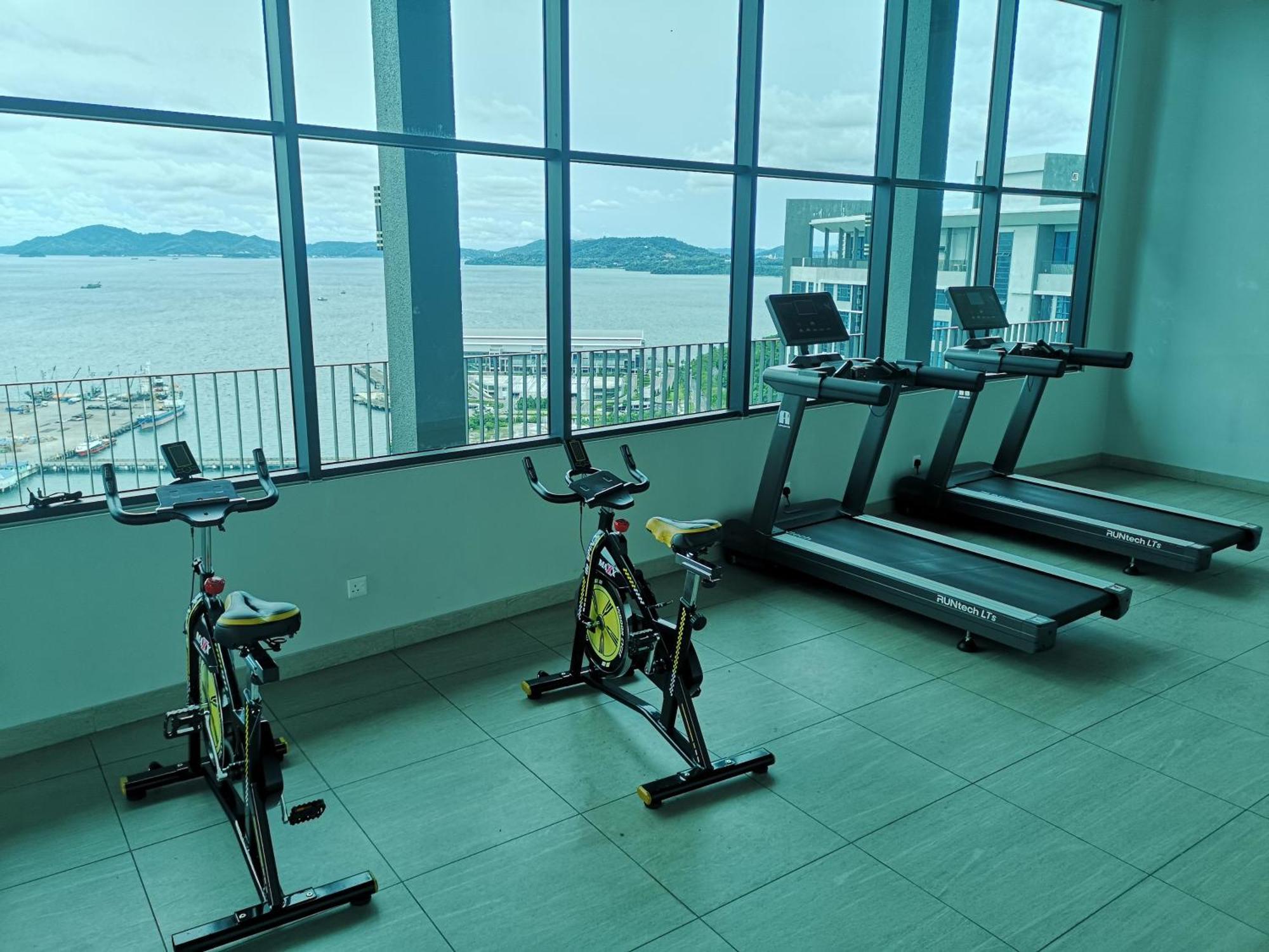 Jesselton Quay With City View Near Suria Sabah Mall & Jesselton Point Kota Kinabalu Exterior photo